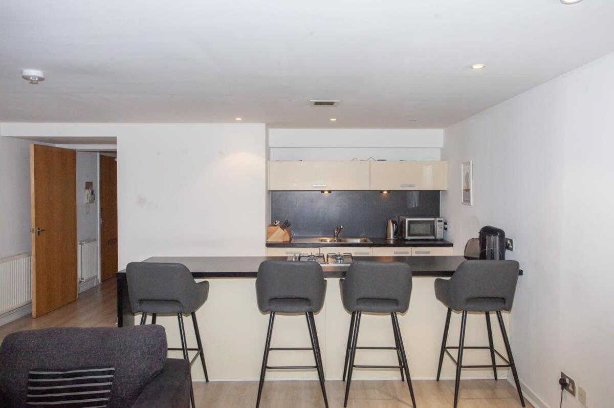 City Centre Apartment W Parking & Hyperoptic Wifi Glasgow Bagian luar foto