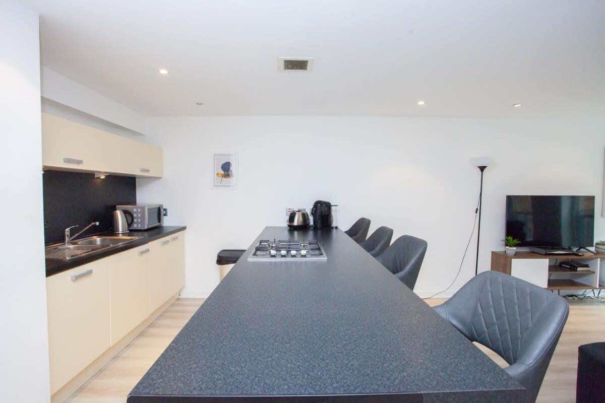 City Centre Apartment W Parking & Hyperoptic Wifi Glasgow Bagian luar foto
