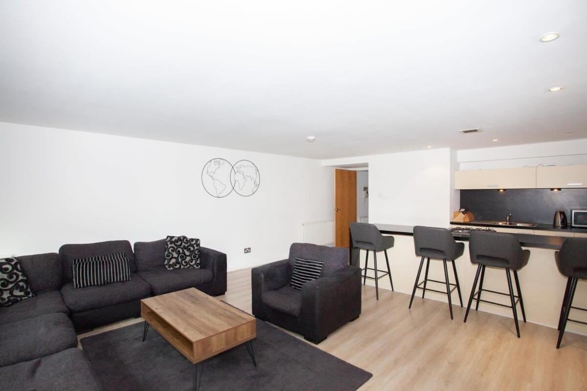 City Centre Apartment W Parking & Hyperoptic Wifi Glasgow Bagian luar foto